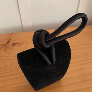 Classic statement evening bag!